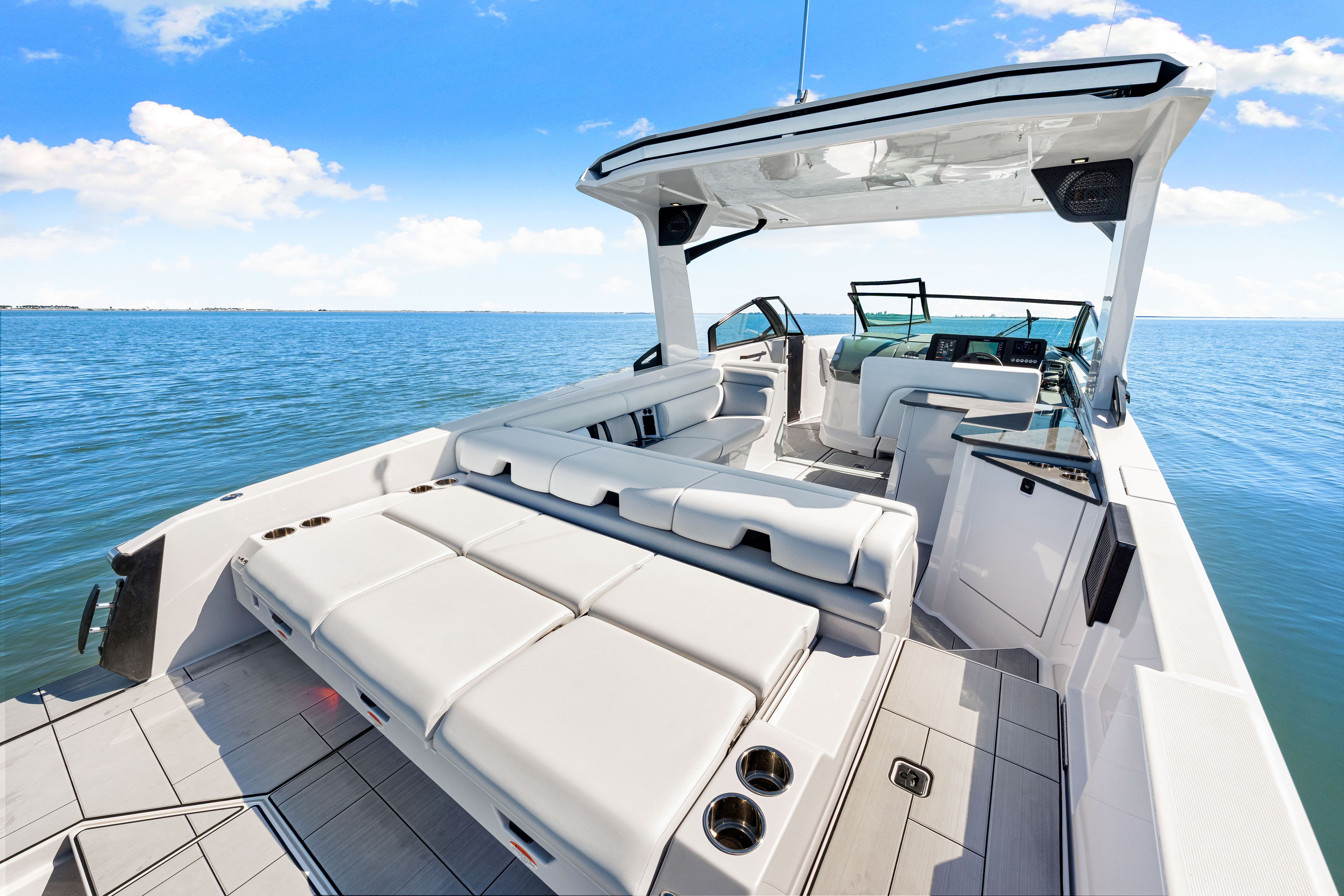 2024 Aviara AV32 Outboard Image Thumbnail #36