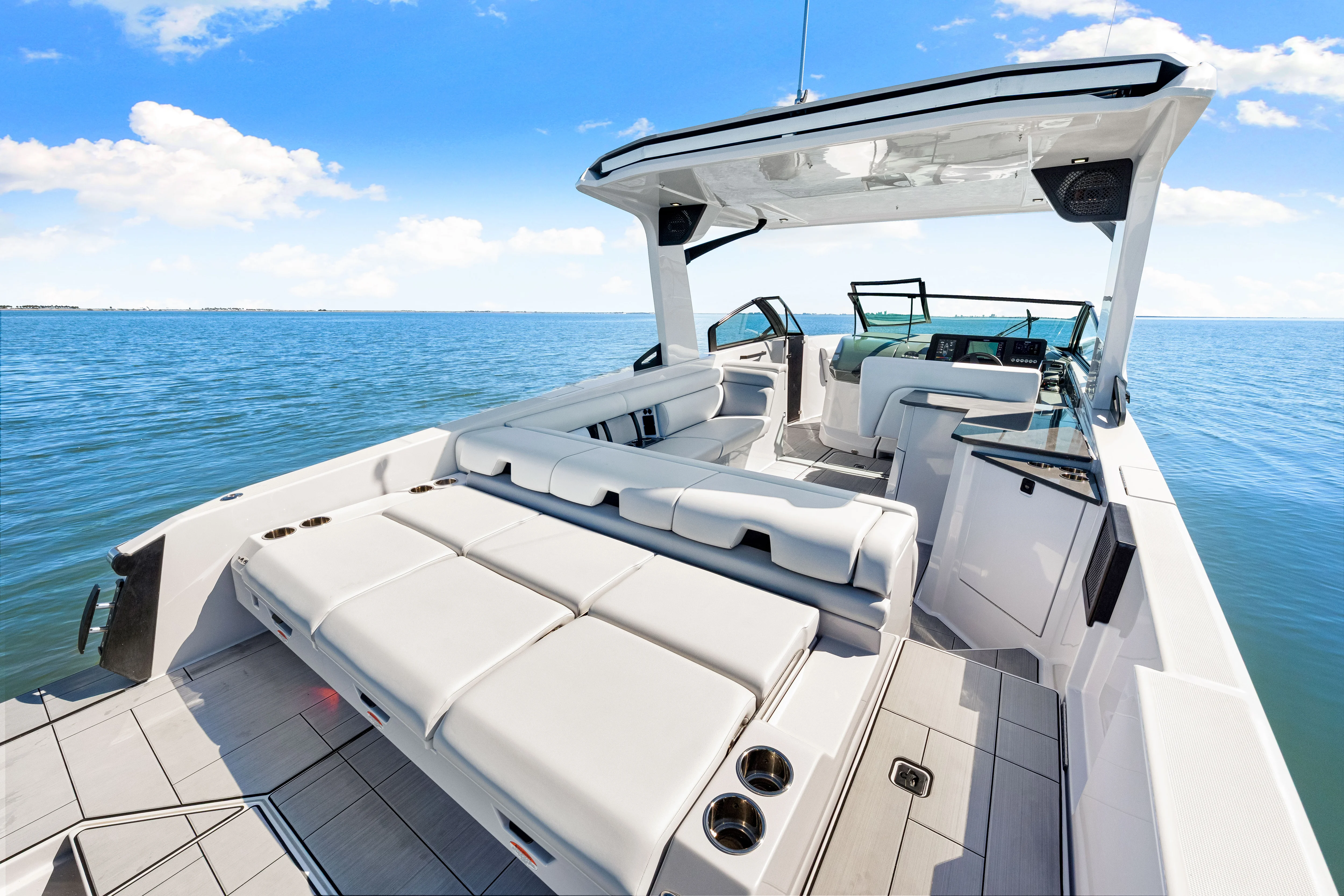 2024 Aviara AV32 Outboard Image Thumbnail #36