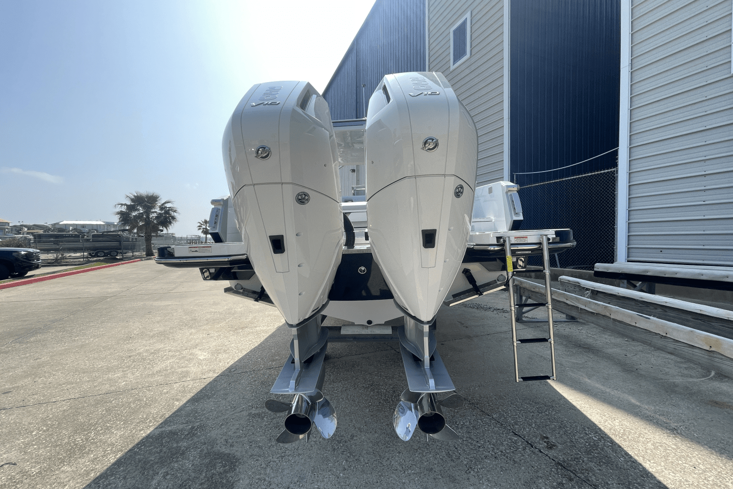 Thumbnail 2 for 2024 Aviara AV32 Outboard