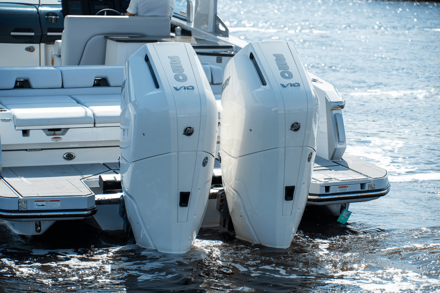 2024 Aviara AV32 Outboard Image Thumbnail #15