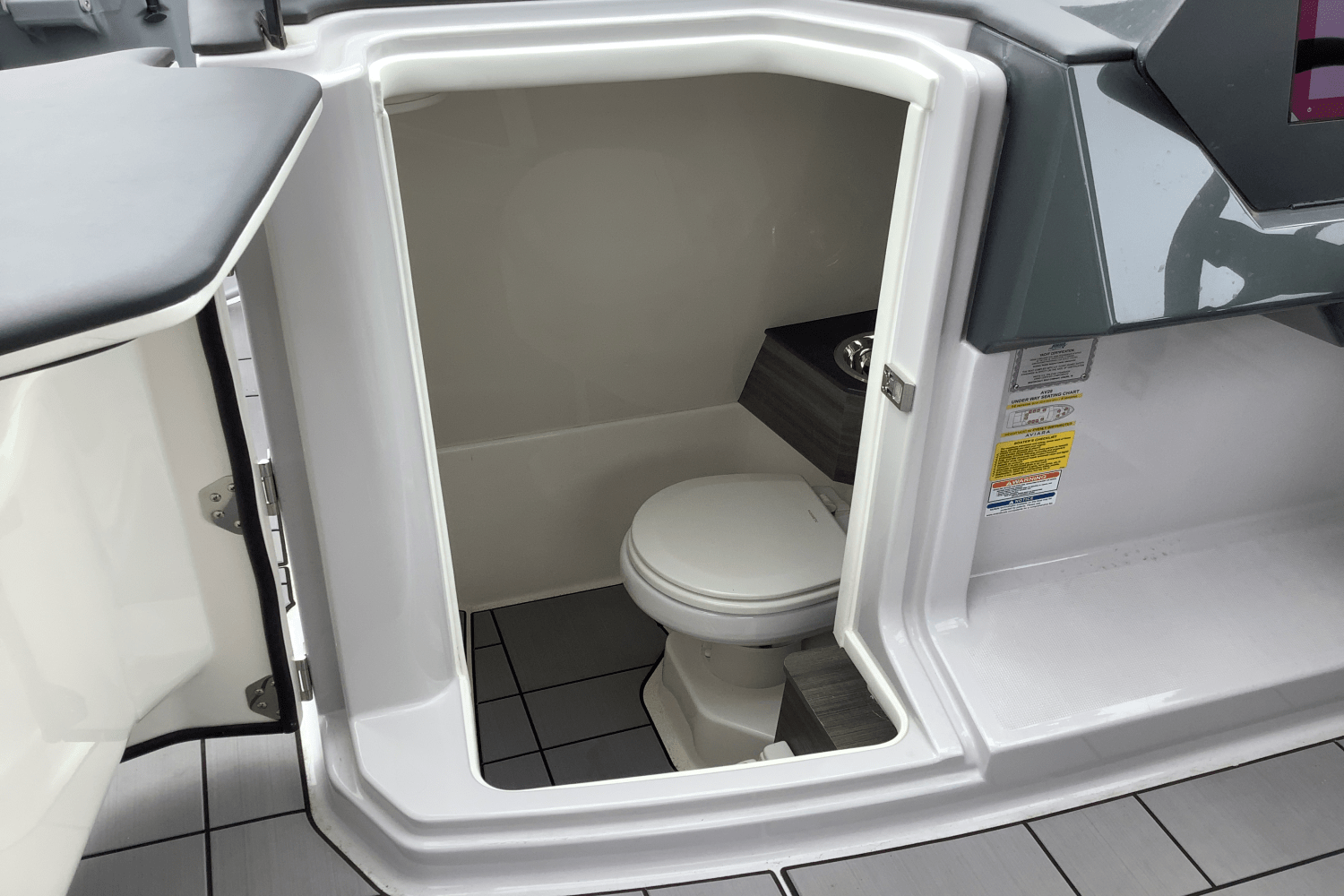 2024 Aviara AV28 Surf Image Thumbnail #20