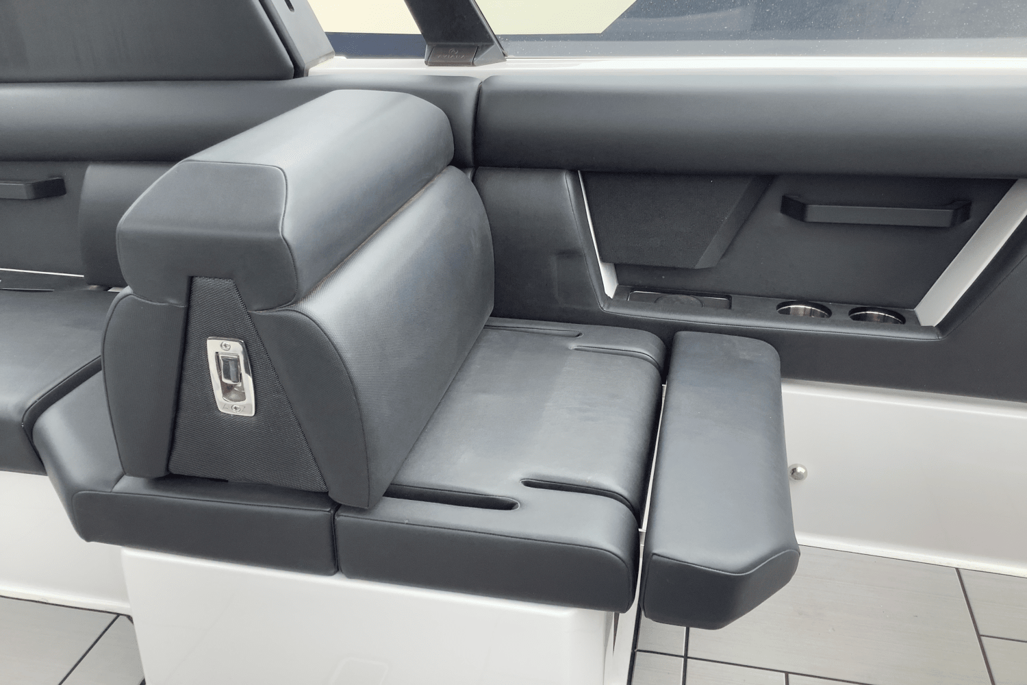 2024 Aviara AV28 Surf Image Thumbnail #18