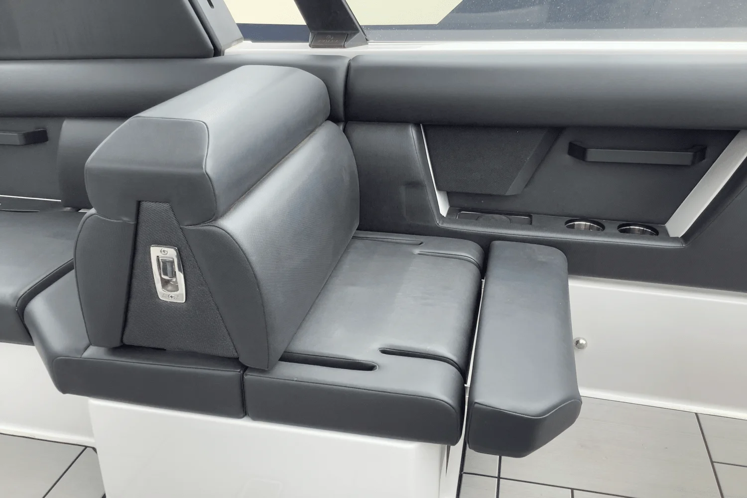 2024 Aviara AV28 Surf Image Thumbnail #18