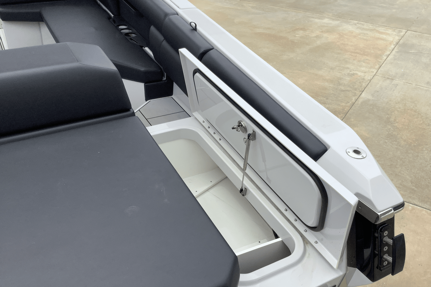 2024 Aviara AV28 Surf Image Thumbnail #7