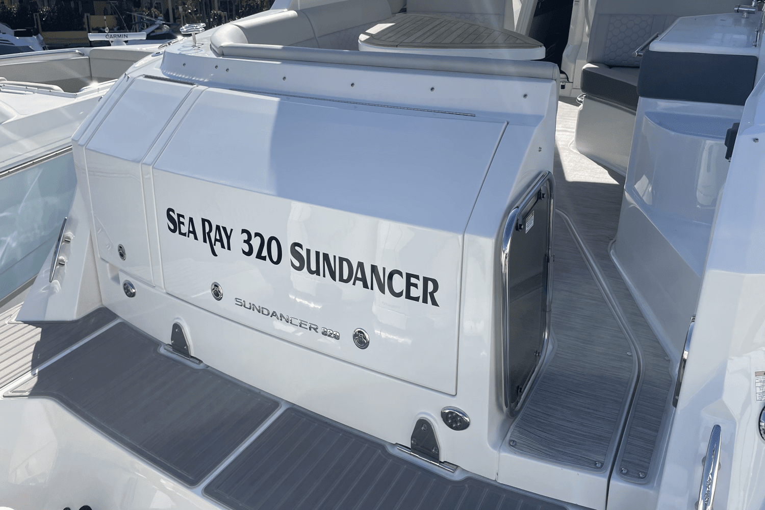 Thumbnail 4 for 2024 Sea Ray Sundancer 320 Outboard