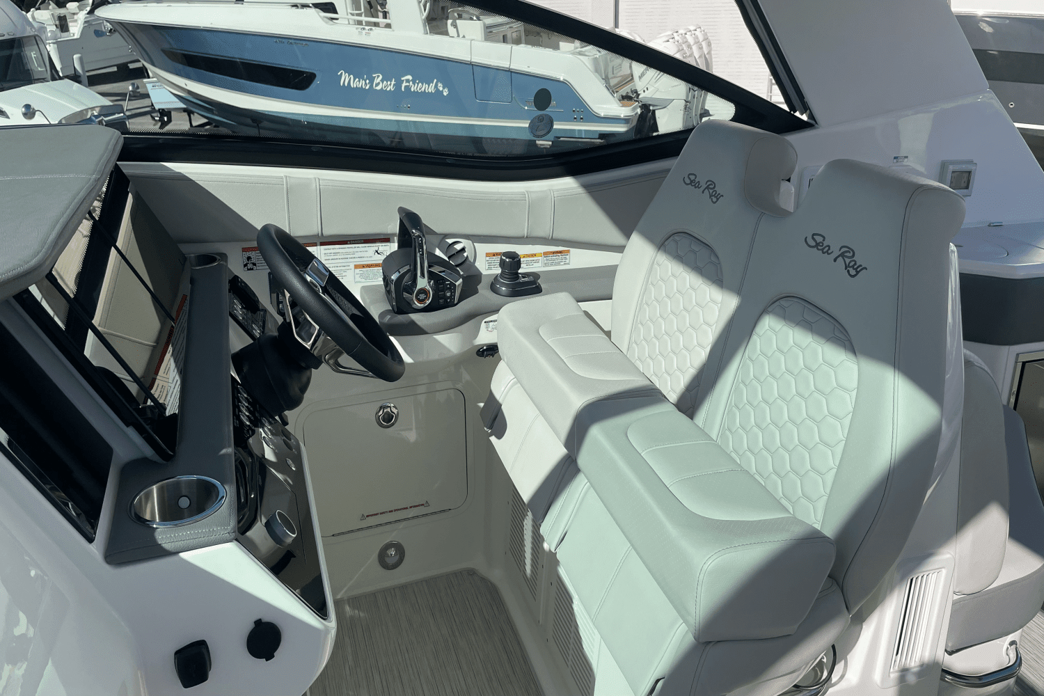 2024 Sea Ray Sundancer 320 Outboard Image Thumbnail #17