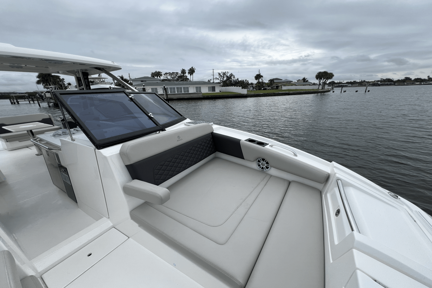 2025 Aquila 32 Image Thumbnail #14