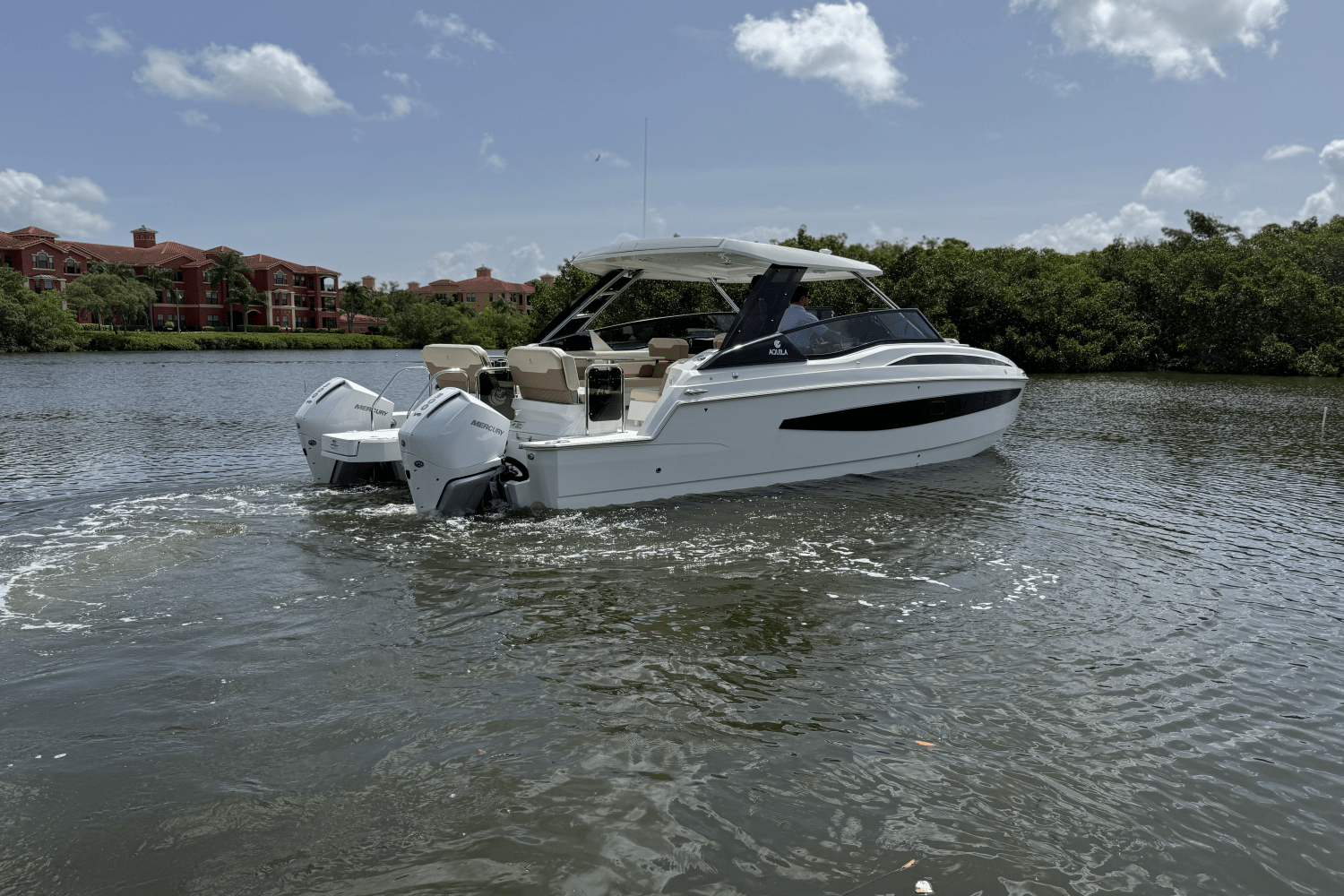 2025 Aquila 32 Image Thumbnail #6