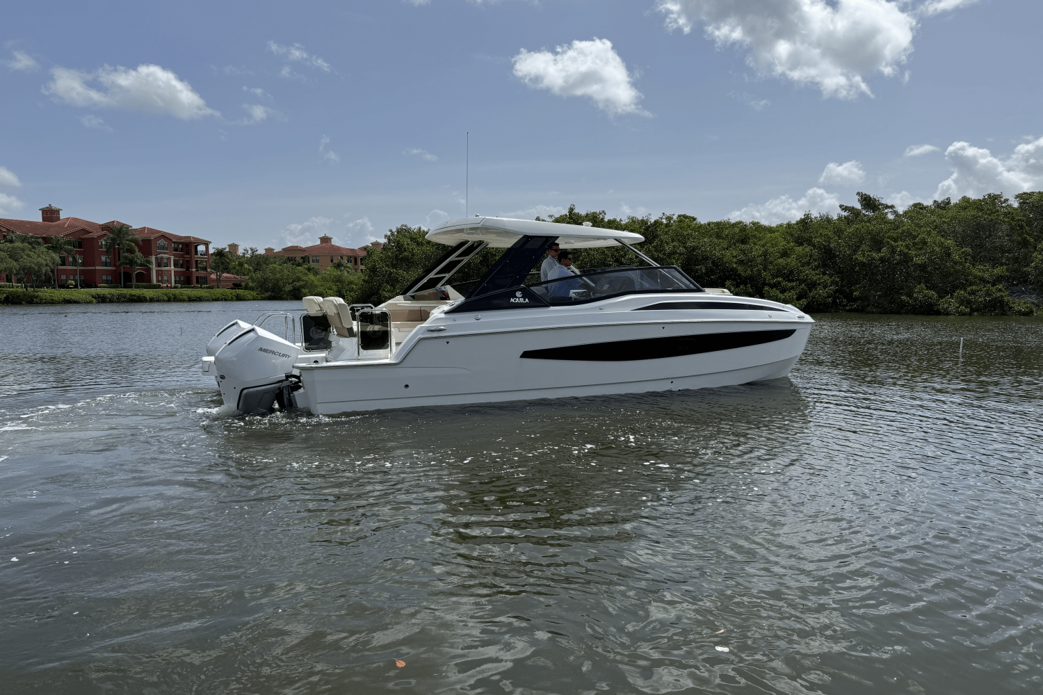 2025 Aquila 32 Image Thumbnail #7