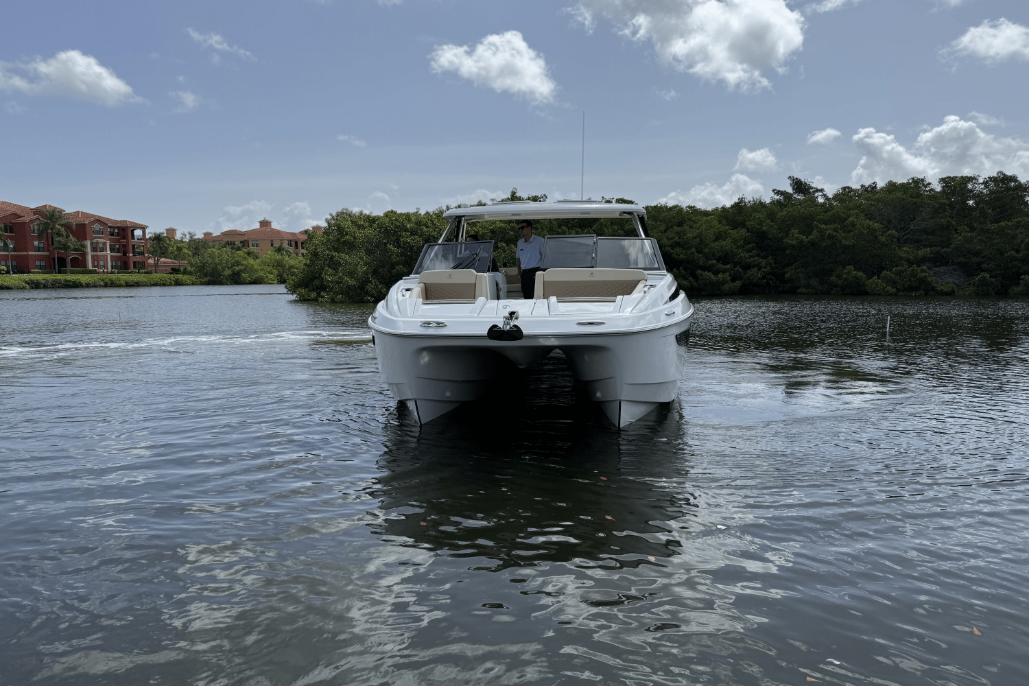 2025 Aquila 32 Image Thumbnail #11