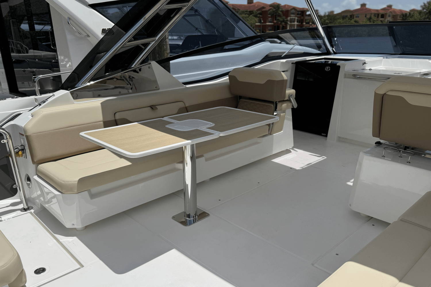 2025 Aquila 32 Image Thumbnail #15