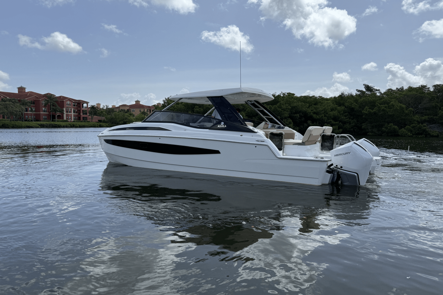 2025 Aquila 32 Image Thumbnail #4