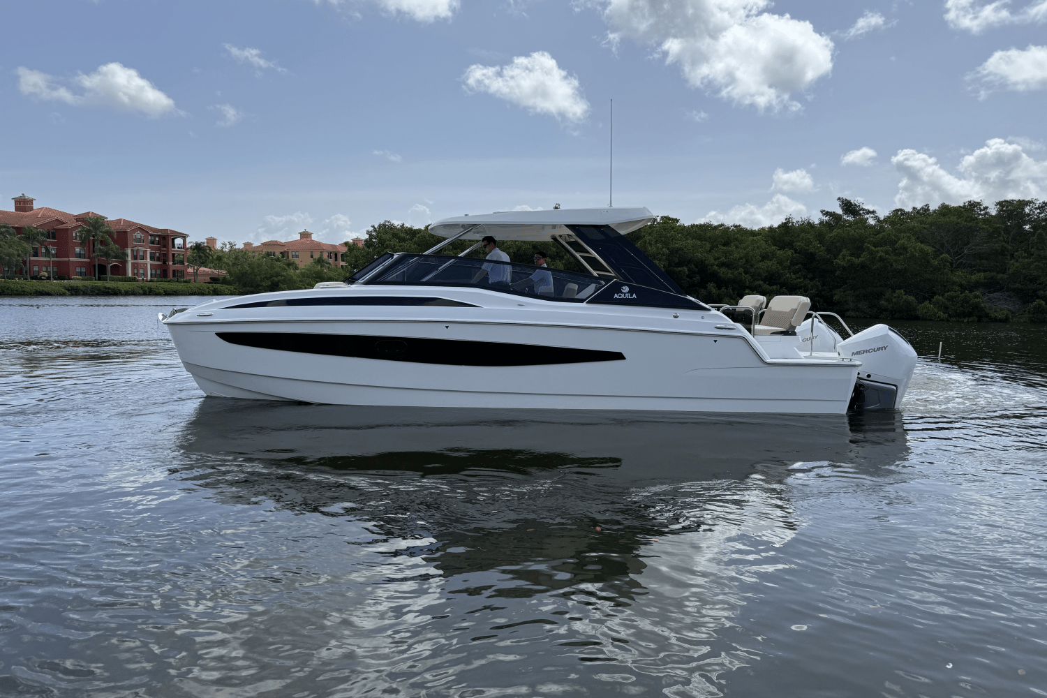2025 Aquila 32 Image Thumbnail #2