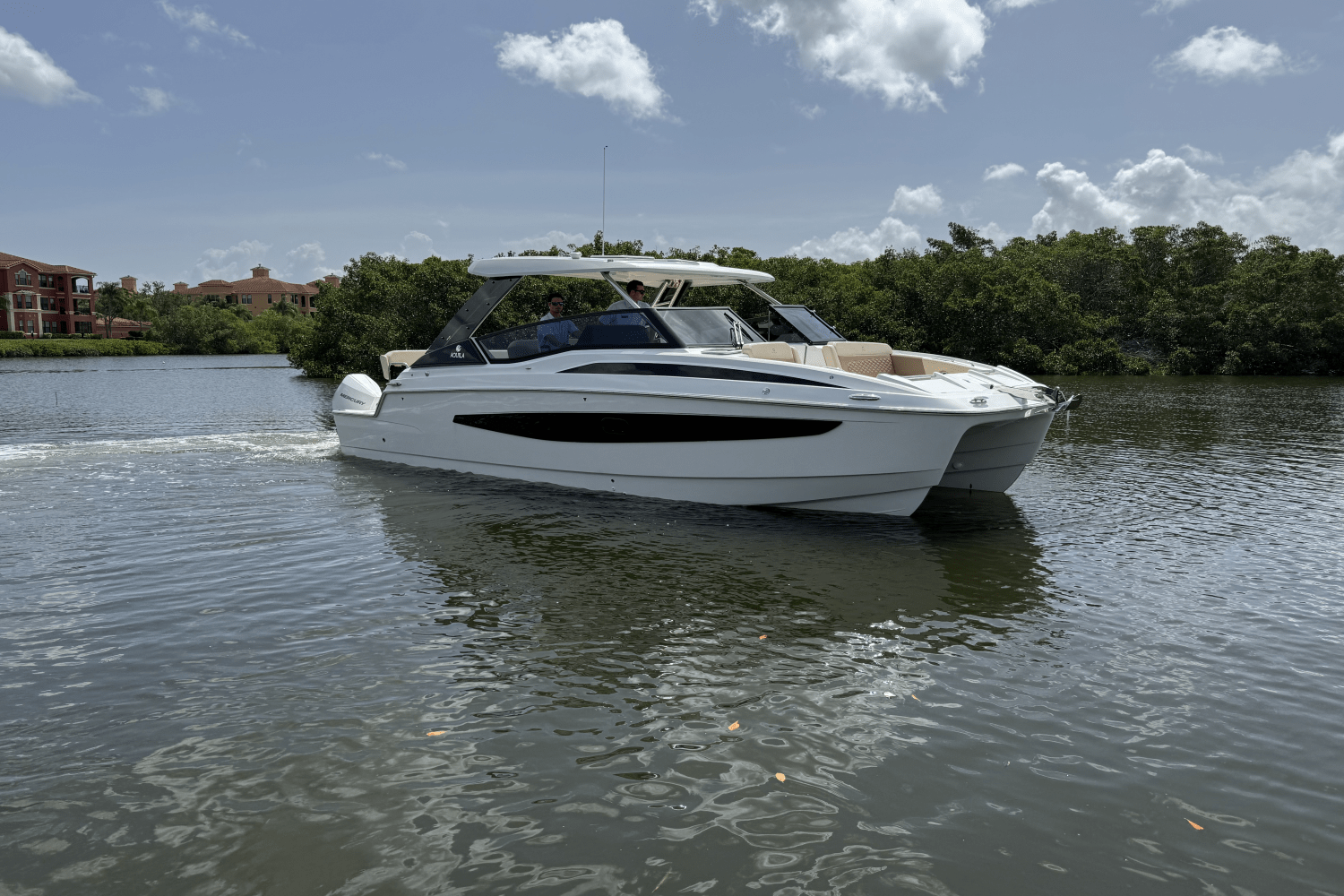 2025 Aquila 32 Image Thumbnail #9