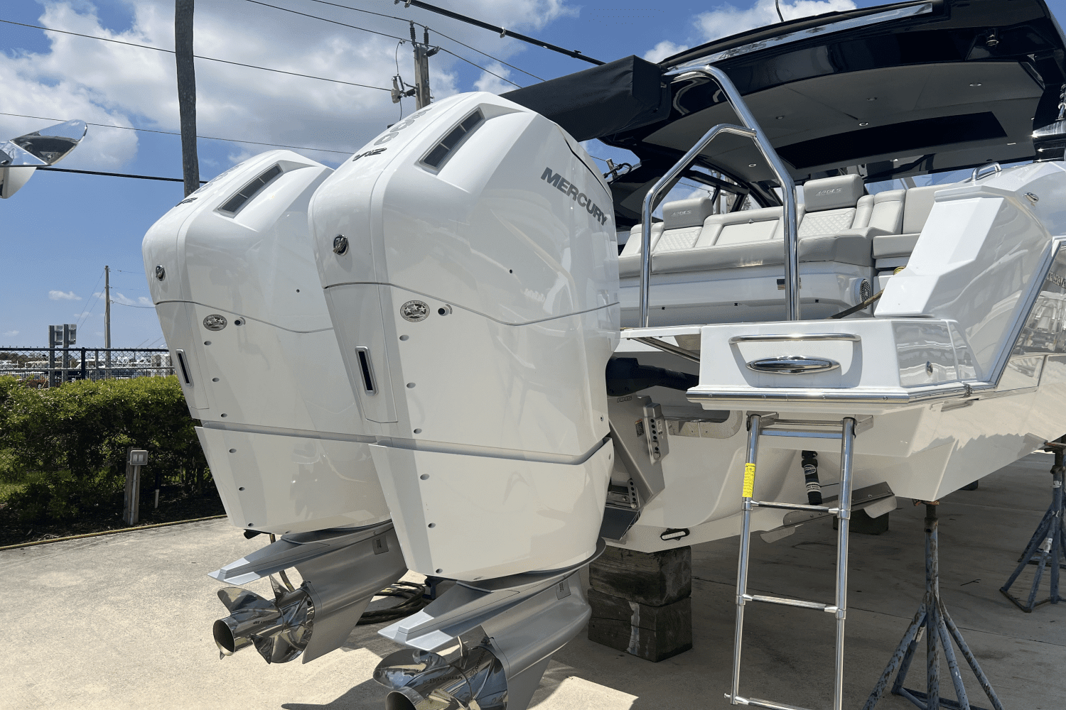 2024 Cruisers Yachts 42 GLS Outboard Image Thumbnail #24