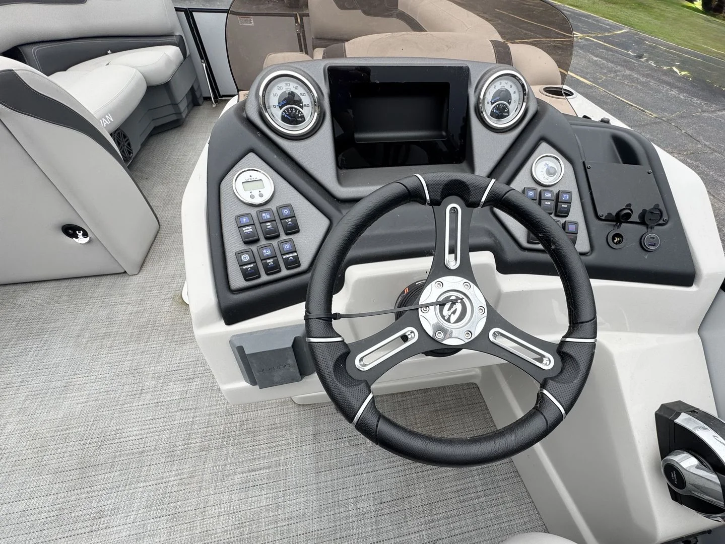 2024 Sylvan L5 Image Thumbnail #11