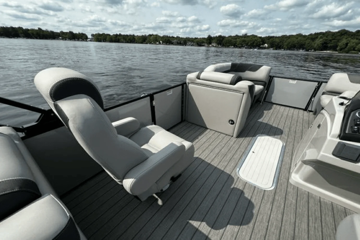 2024 Sylvan L5 Image Thumbnail #7