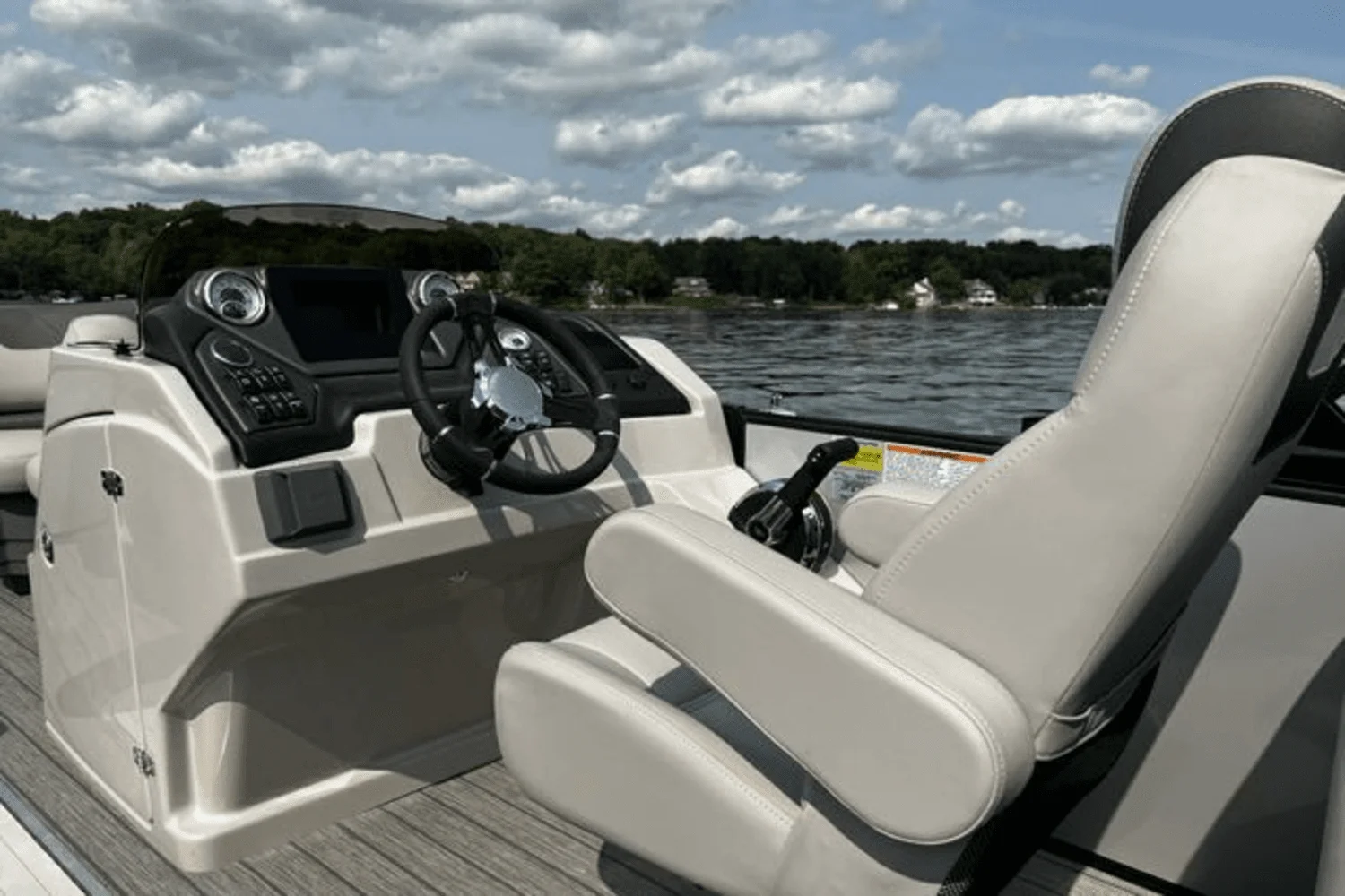 2024 Sylvan L5 Image Thumbnail #6