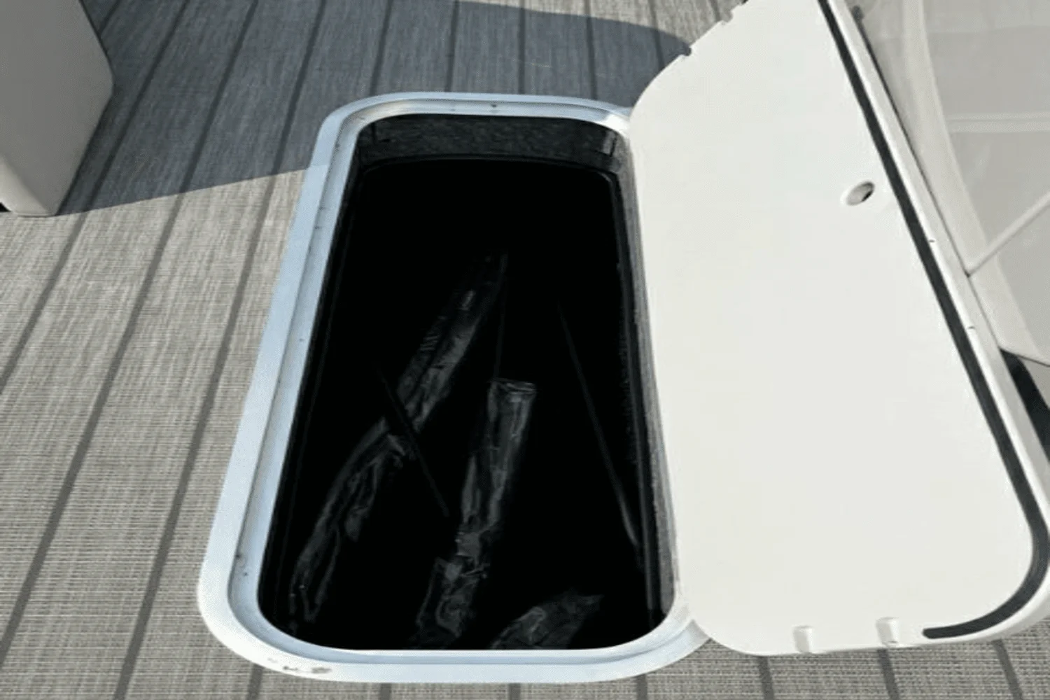 2024 Sylvan L5 Image Thumbnail #15