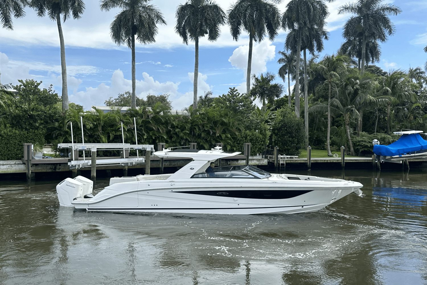 2024 Sea Ray 400 SLX Outboard Image Thumbnail #1