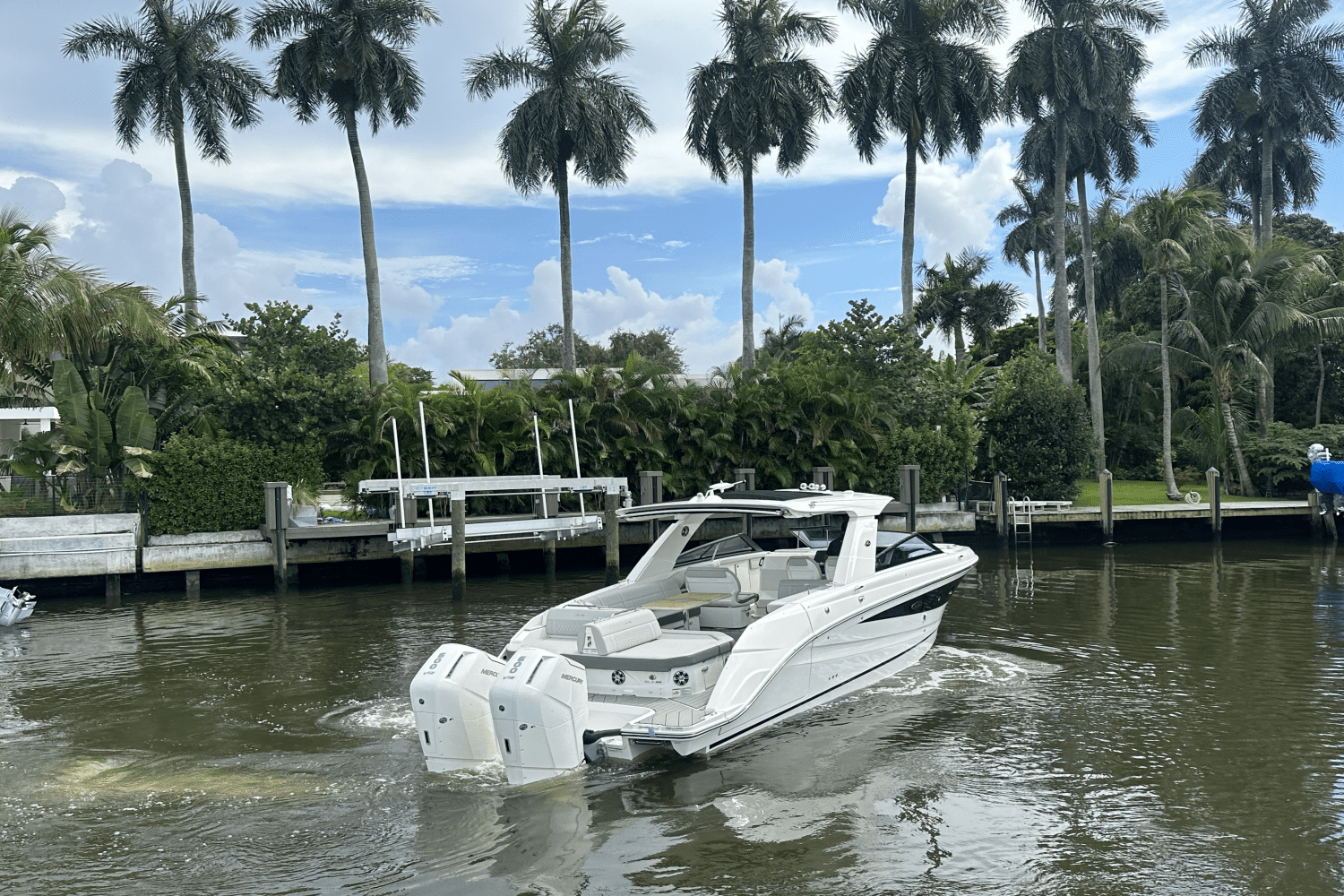 2024 Sea Ray 400 SLX Outboard Image Thumbnail #3