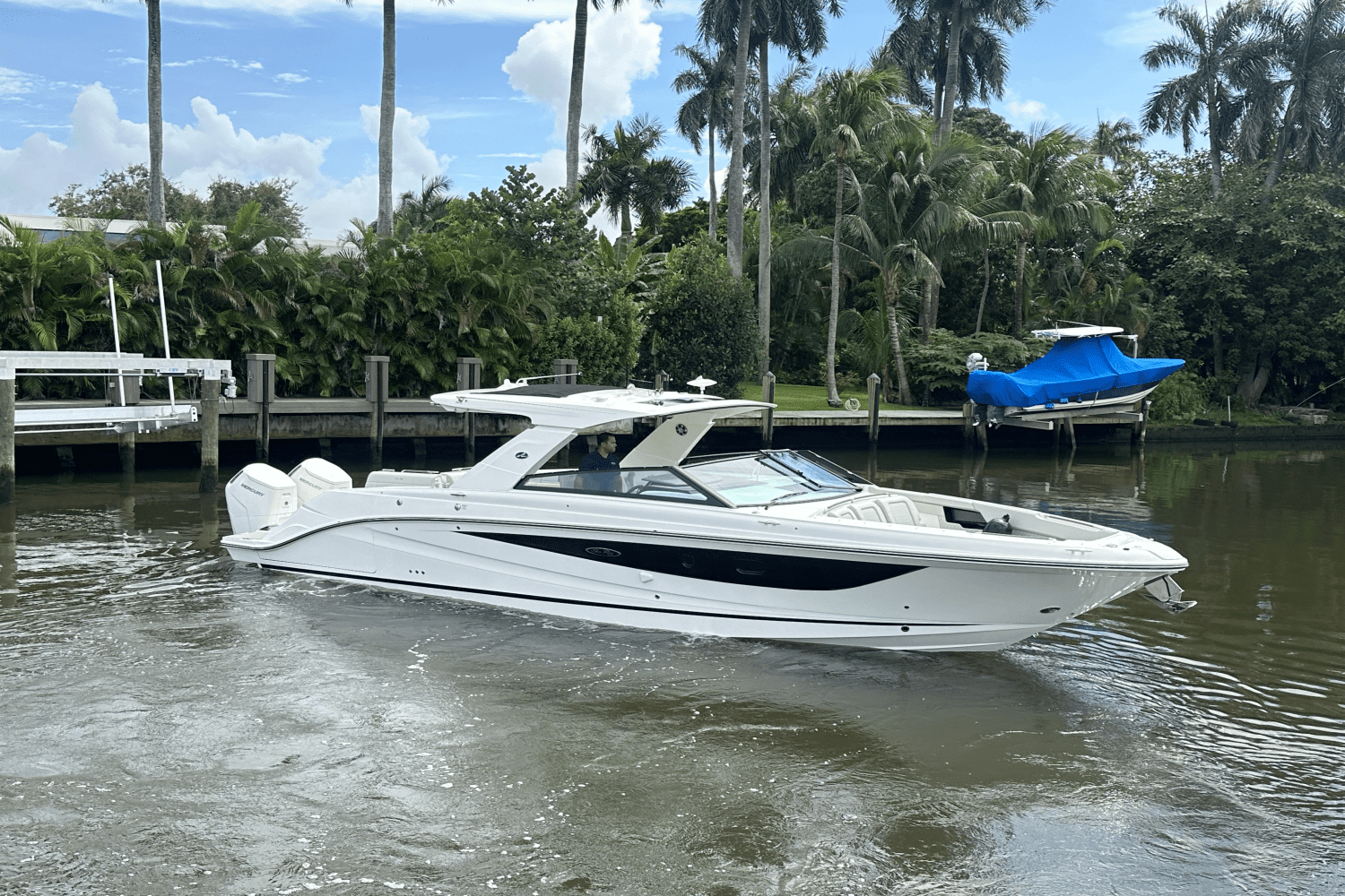 2024 Sea Ray 400 SLX Outboard Image Thumbnail #2