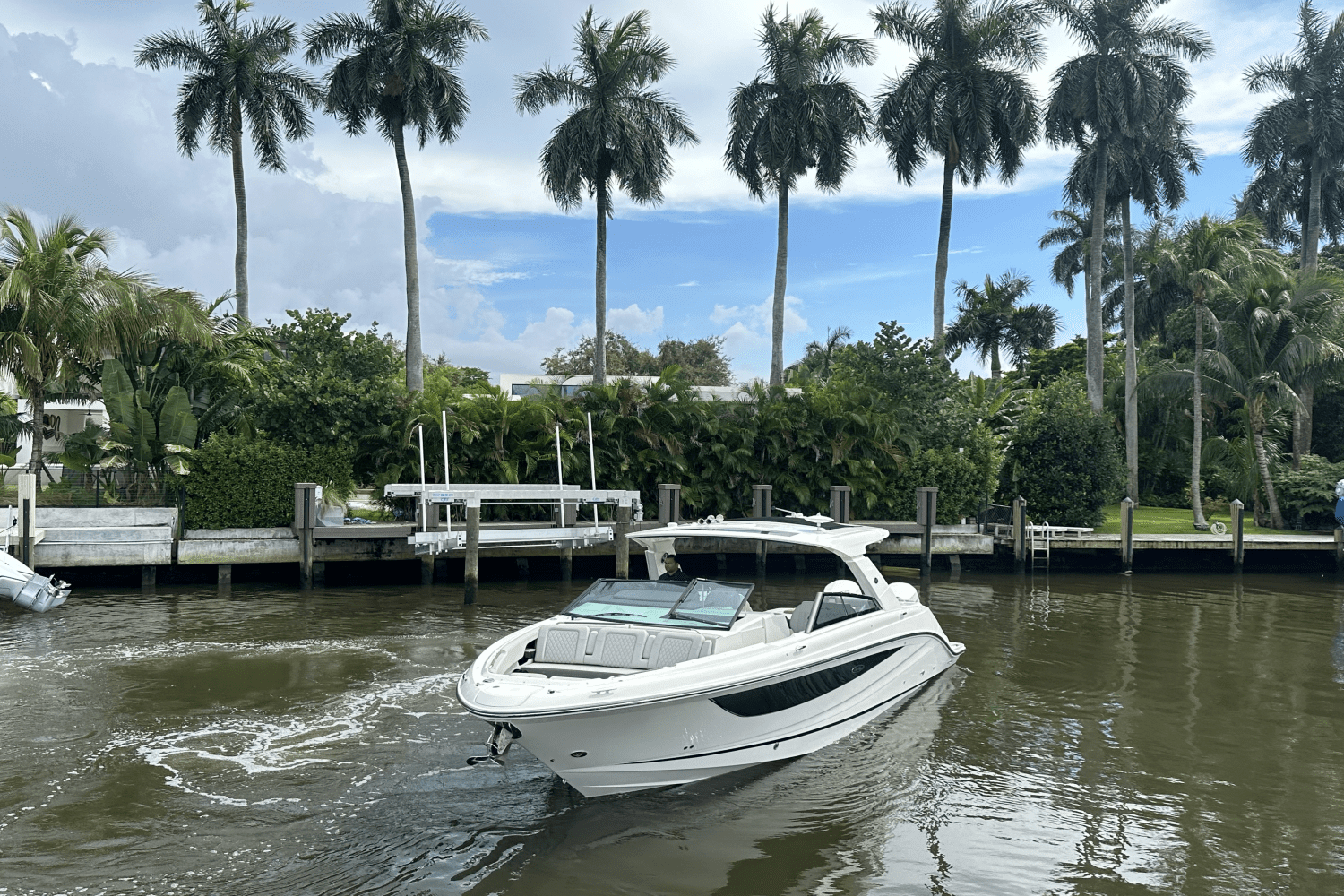 2024 Sea Ray 400 SLX Outboard Image Thumbnail #11