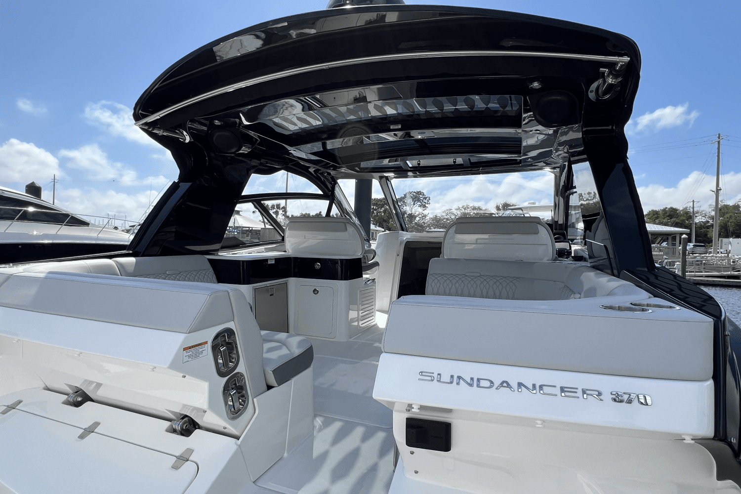 2024 Sea Ray
                                                             Sundancer 370 Outboard Image Thumbnail #7