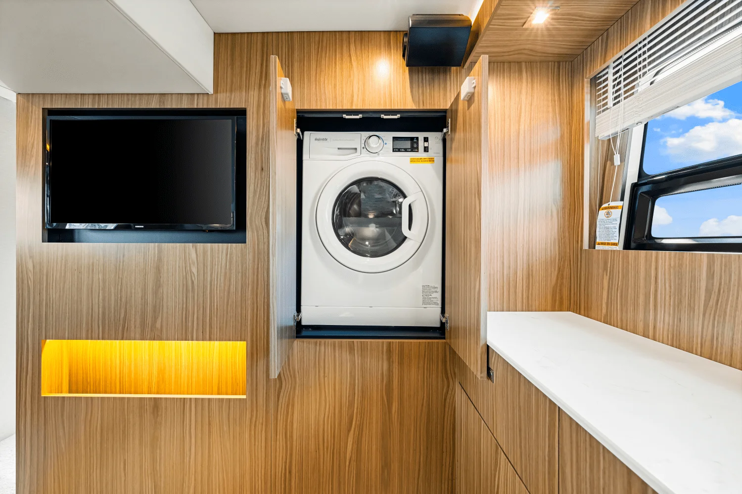 2024 Cruisers Yachts 50 Cantius Image Thumbnail #32