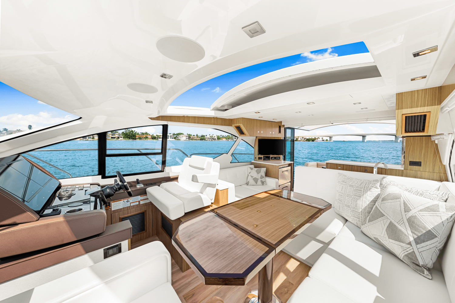 2024 Cruisers Yachts 50 Cantius Image Thumbnail #26