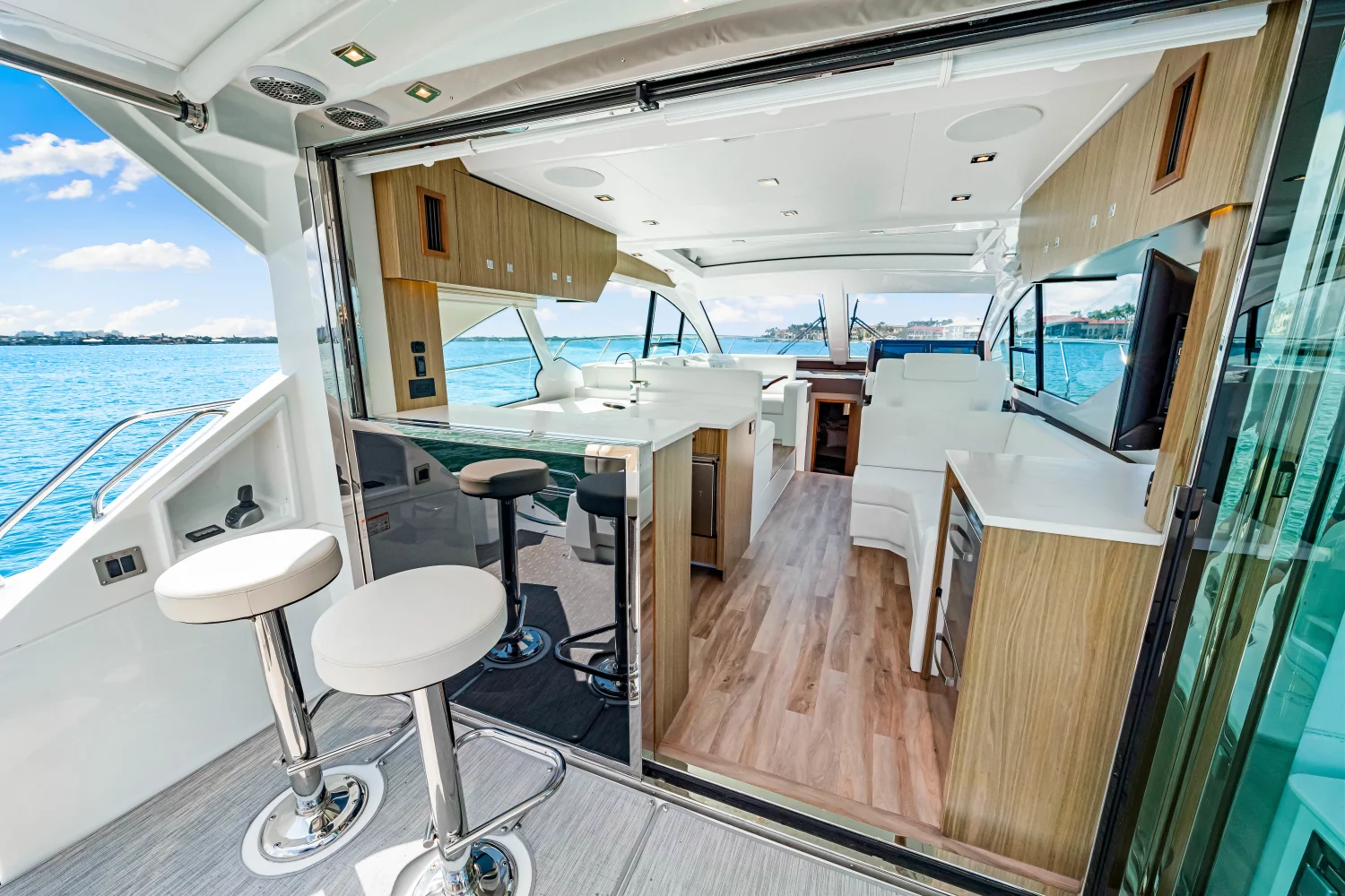 2024 Cruisers Yachts 50 Cantius Image Thumbnail #19