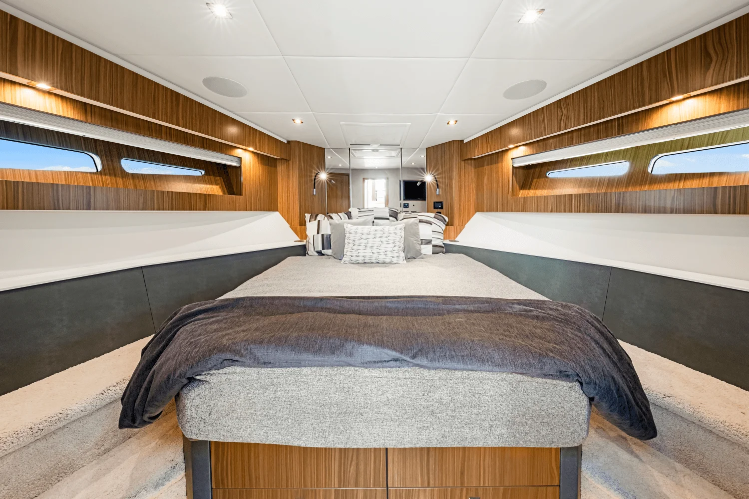 2024 Cruisers Yachts 50 Cantius Image Thumbnail #34