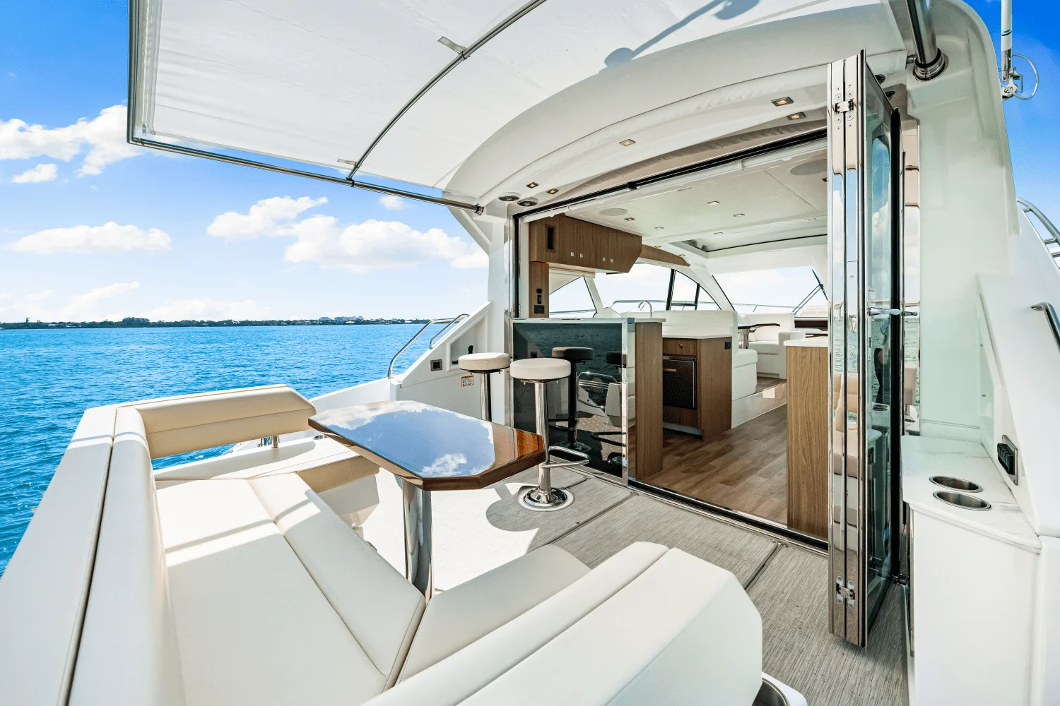 2024 Cruisers Yachts 50 Cantius Image Thumbnail #16