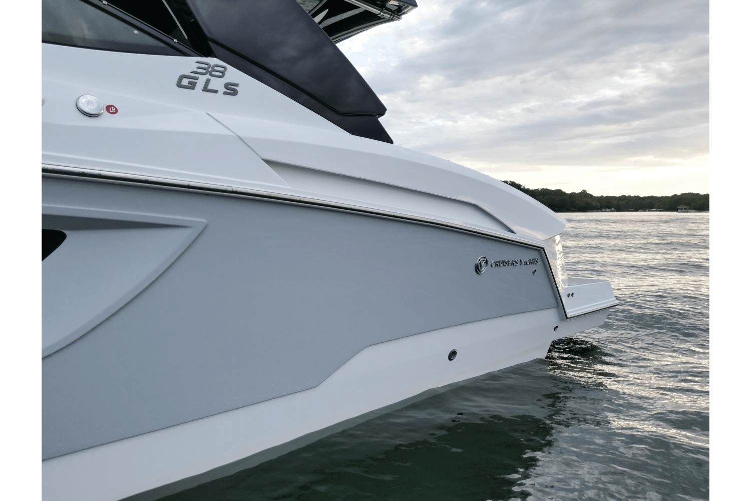 2024 Cruisers Yachts 38 GLS Outboard Image Thumbnail #2