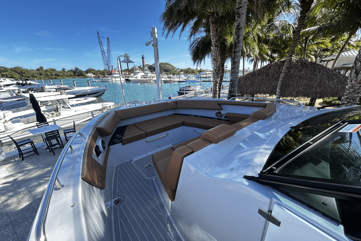 2024 Cruisers Yachts 34 GLS South Beach Outboard Image Thumbnail #22