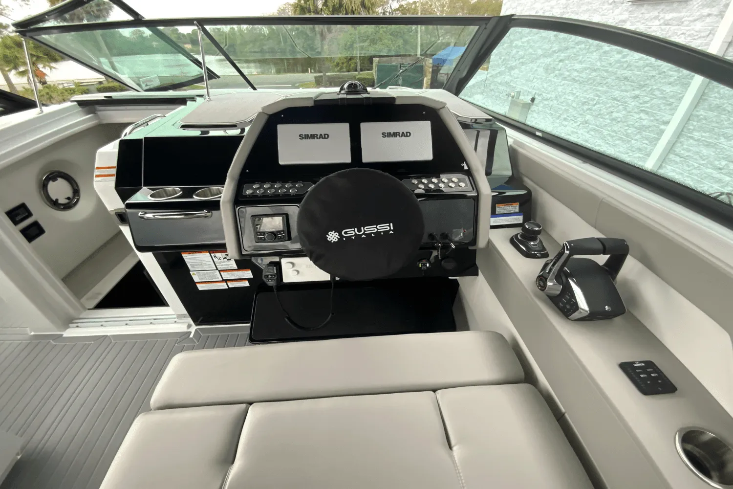 2024 Cruisers Yachts 34 GLS Outboard Image Thumbnail #24