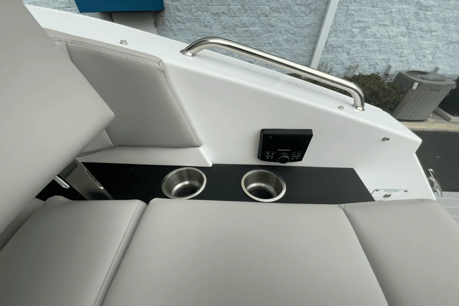 2024 Cruisers Yachts 34 GLS Outboard Image Thumbnail #14
