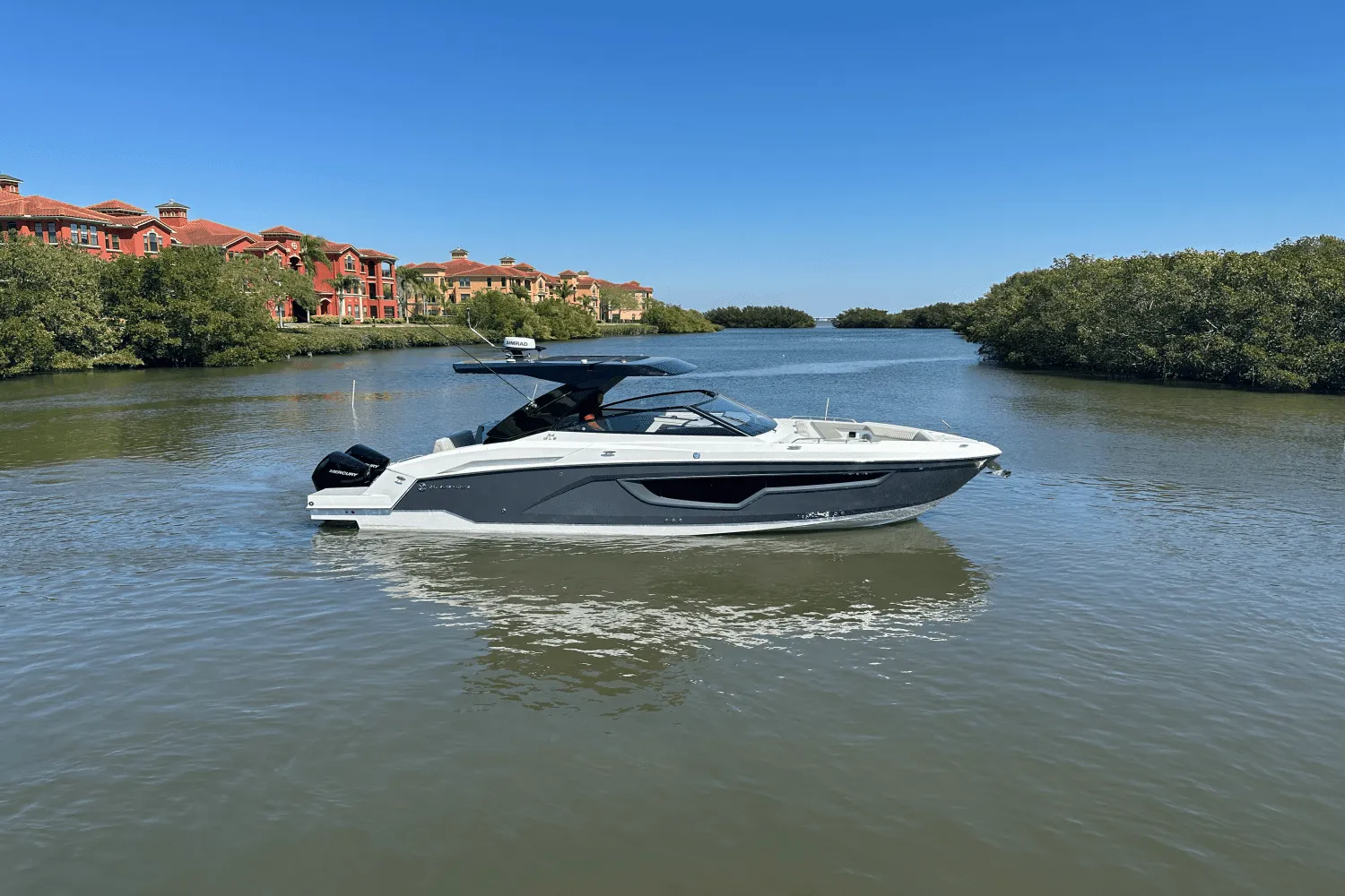 2024 Cruisers Yachts 34 GLS Outboard Image Thumbnail #0