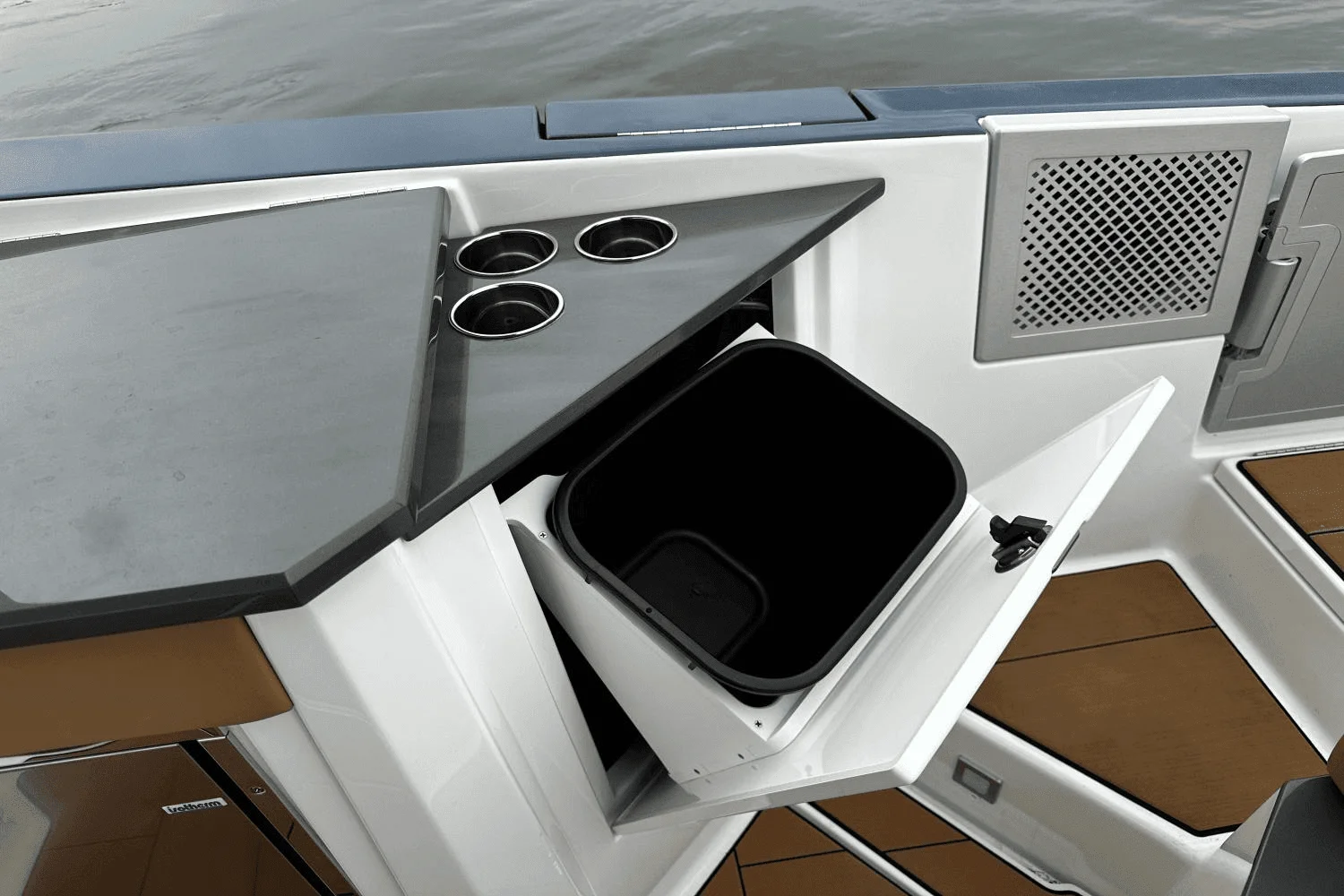 2024 Aviara AV32 Image Thumbnail #19