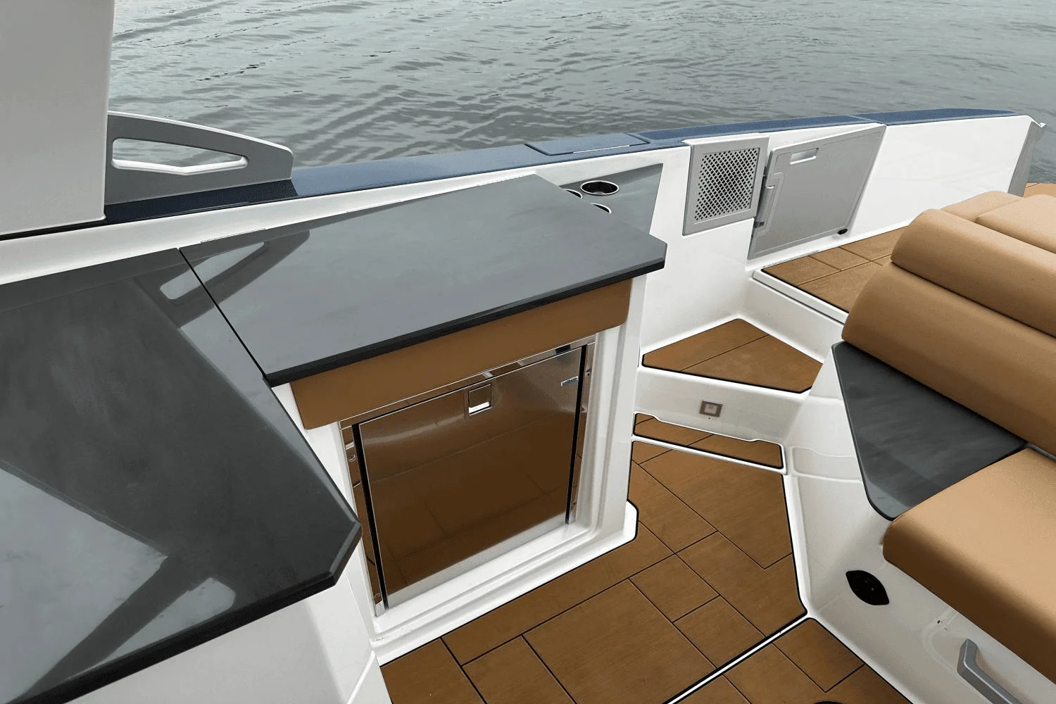 2024 Aviara AV32 Image Thumbnail #14