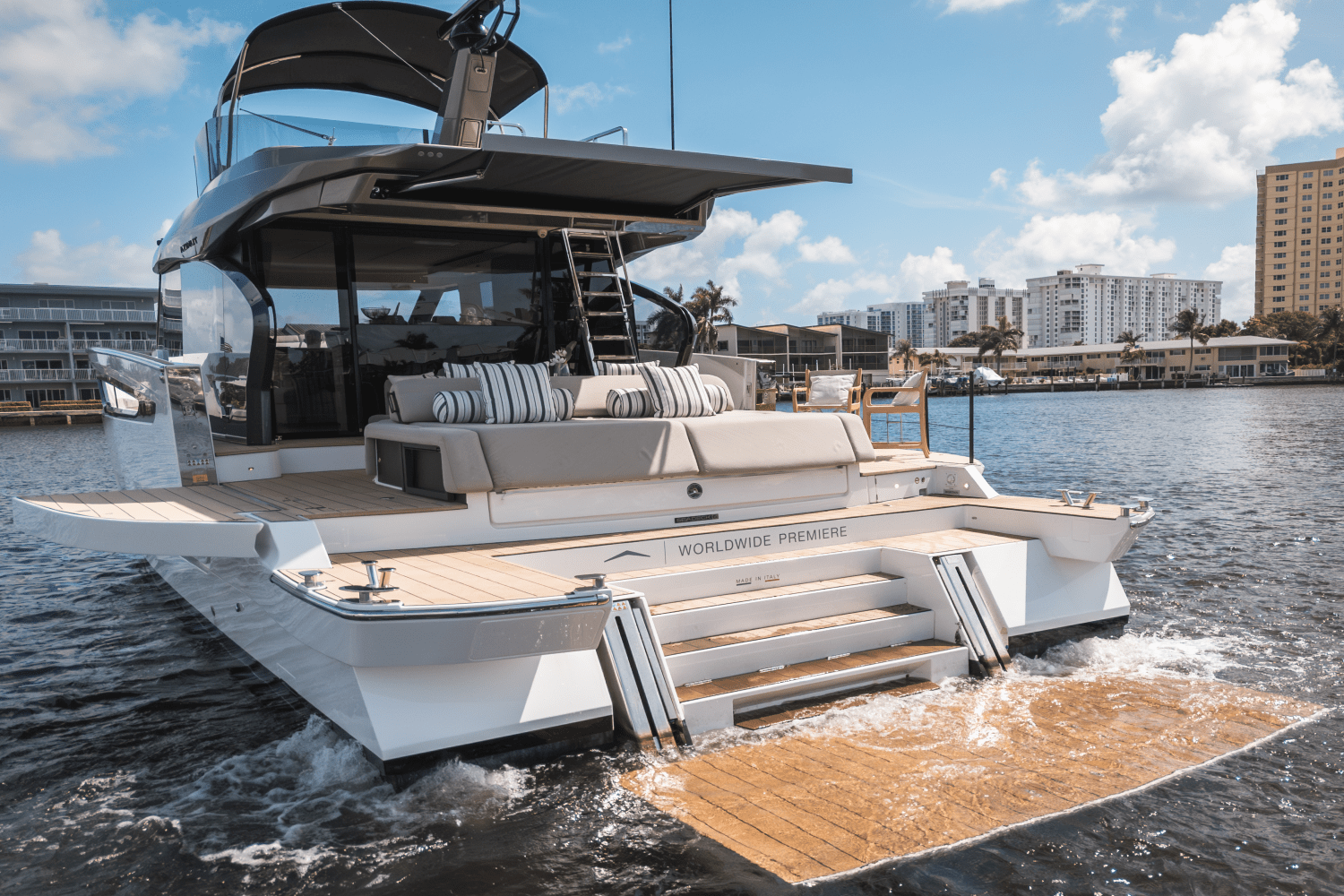 2025 Azimut Seadeck 6 Image Thumbnail #13