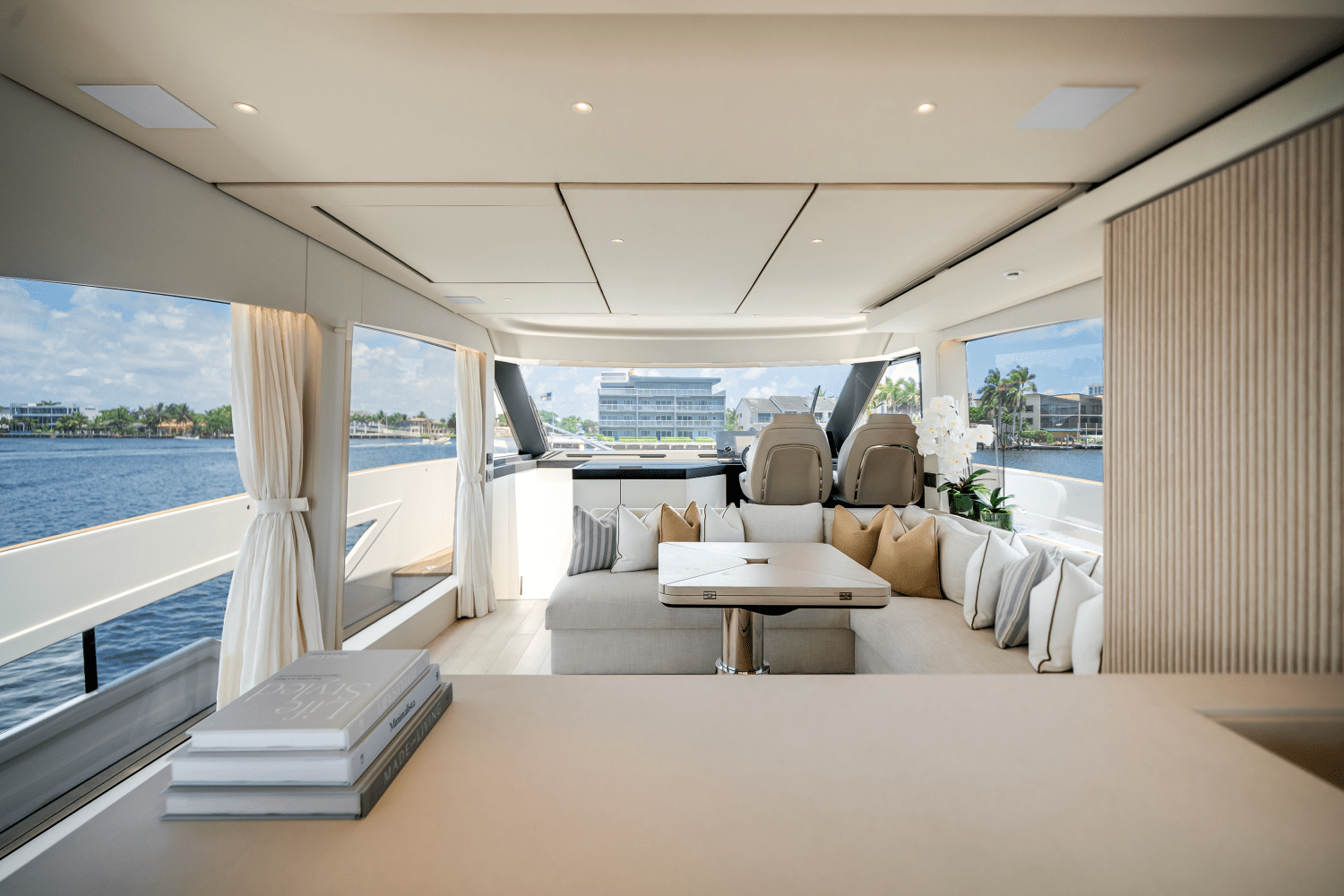 2025 Azimut Seadeck 6 Image Thumbnail #82