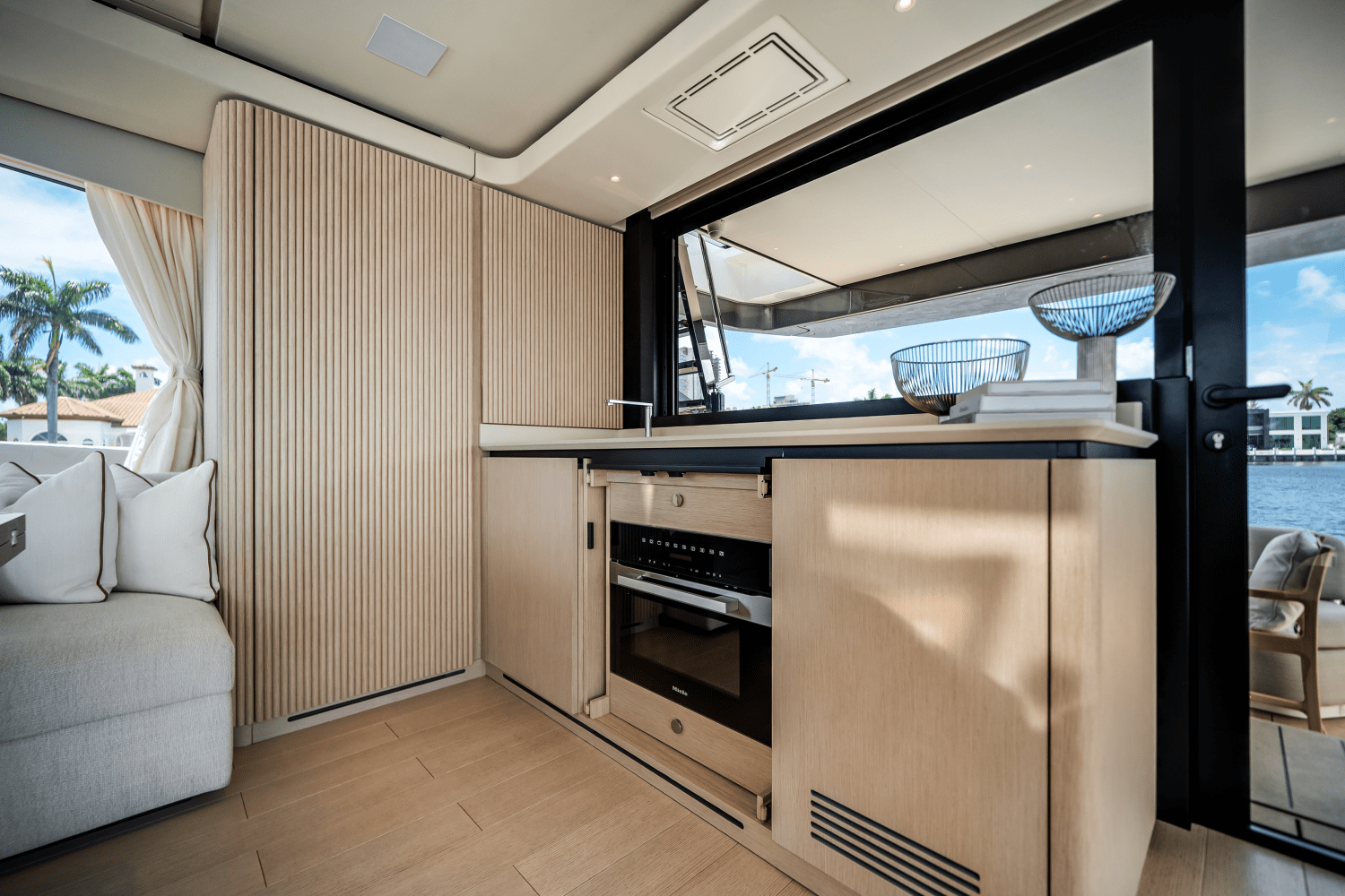 2025 Azimut Seadeck 6 Image Thumbnail #27