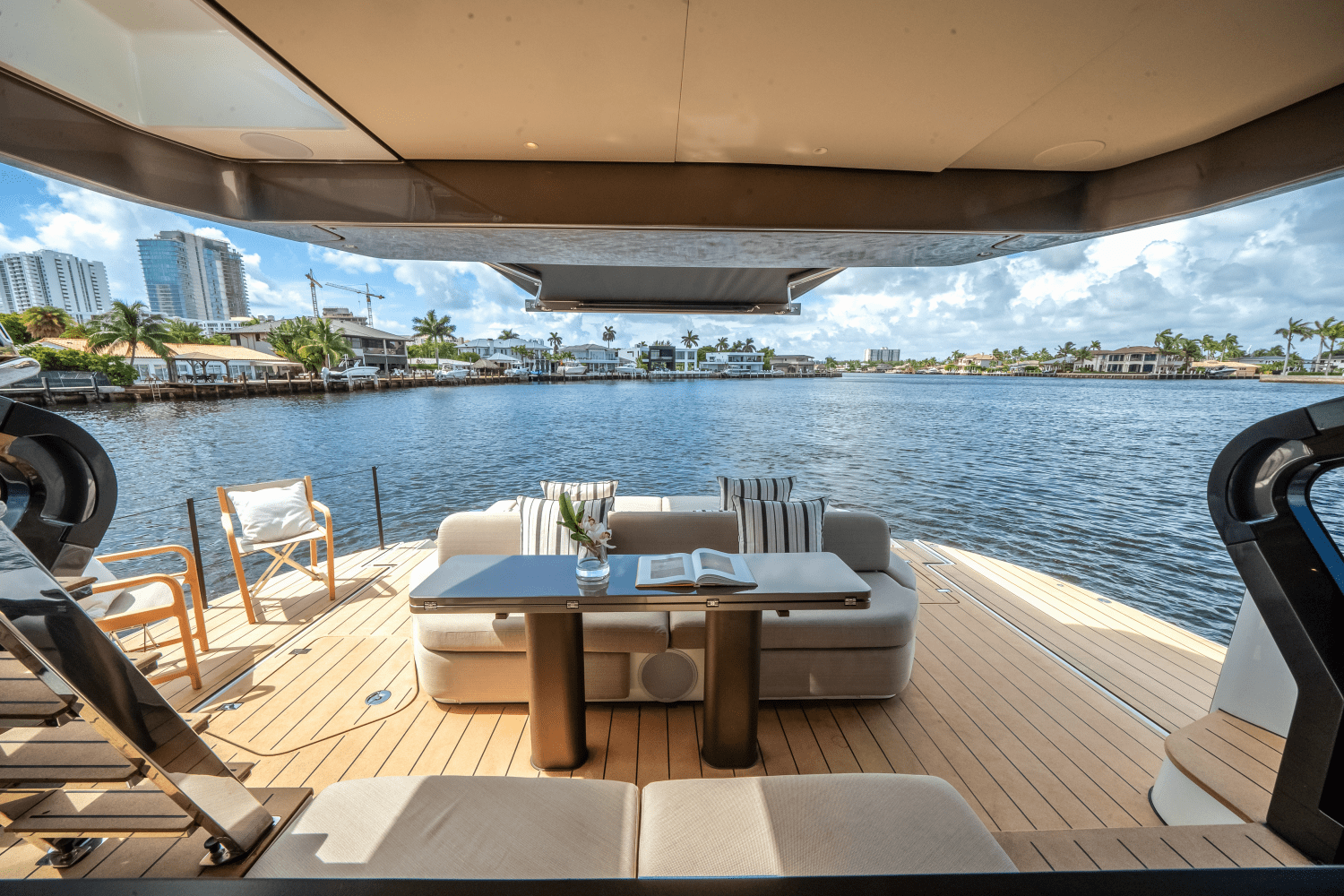 2025 Azimut Seadeck 6 Image Thumbnail #24