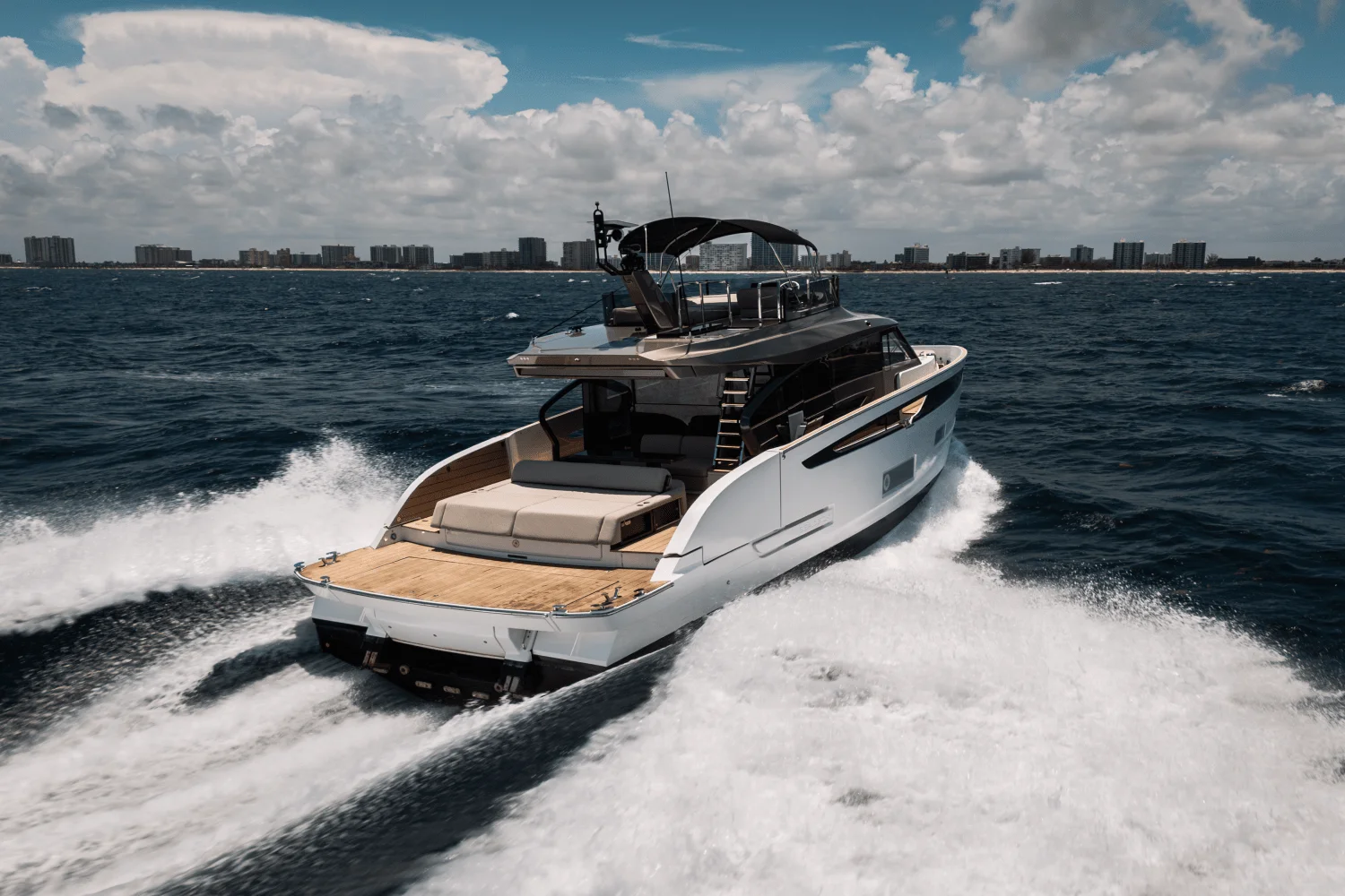 2025 Azimut Seadeck 6 Image Thumbnail #4
