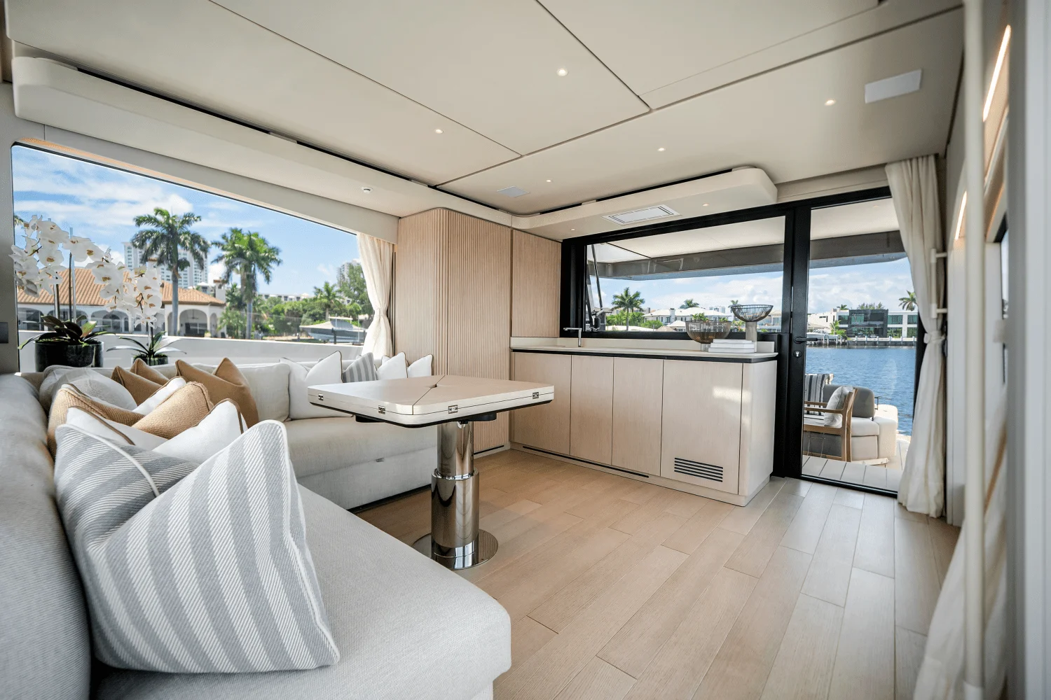 2025 Azimut Seadeck 6 Image Thumbnail #32