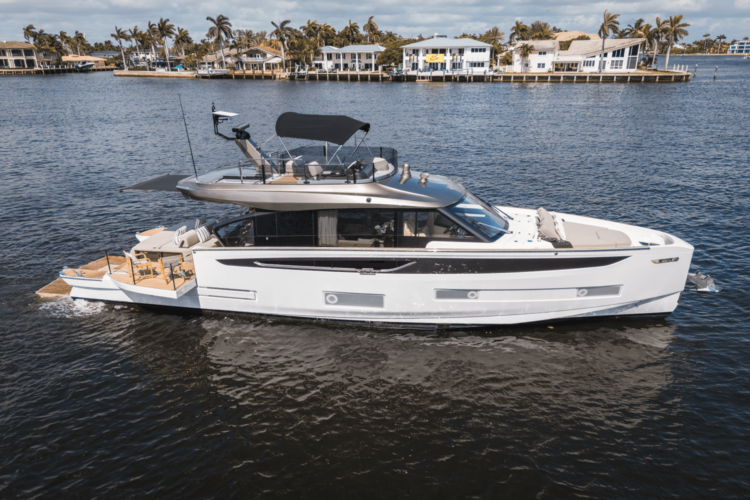 2025 Azimut Seadeck 6 Image Thumbnail #8