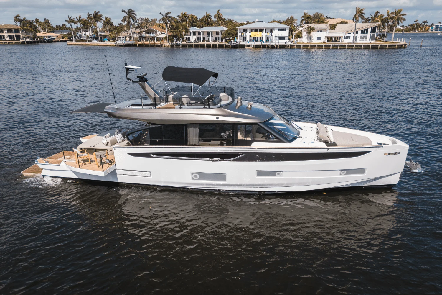 2025 Azimut Seadeck 6 Image Thumbnail #8