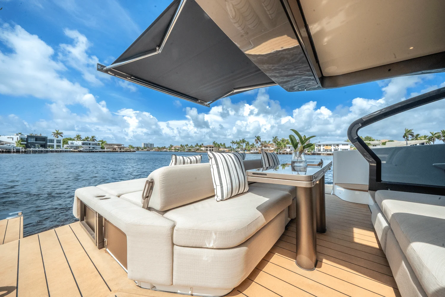 2025 Azimut Seadeck 6 Image Thumbnail #19