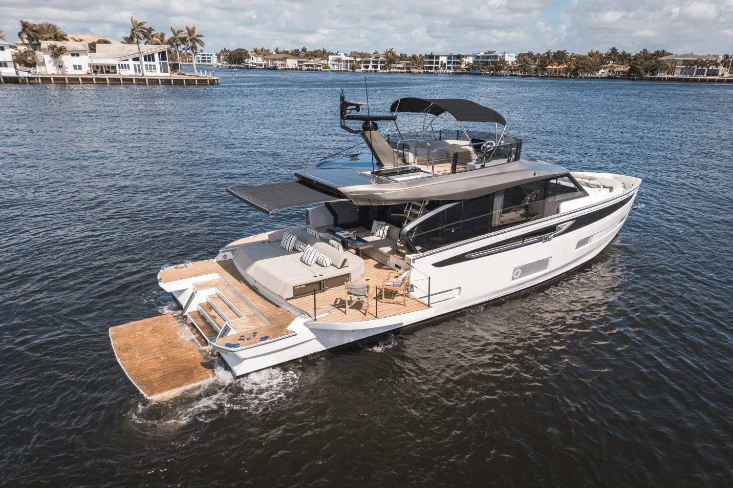 2025 Azimut Seadeck 6 Image Thumbnail #9